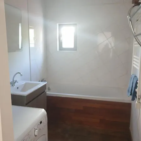 Maison Individuelle Entierement Equipee Face Aux Arenes Villa Beziers