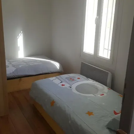 Maison Individuelle Entierement Equipee Face Aux Arenes *