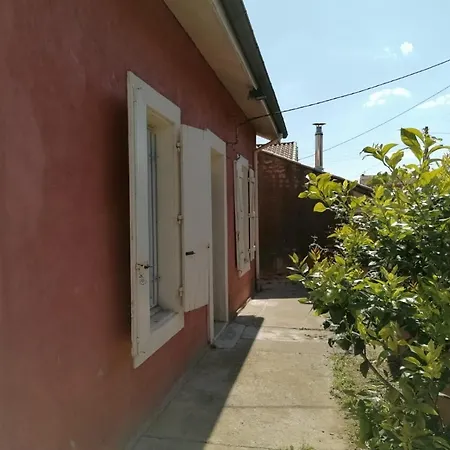 Maison Individuelle Entierement Equipee Face Aux Arenes Villa Beziers